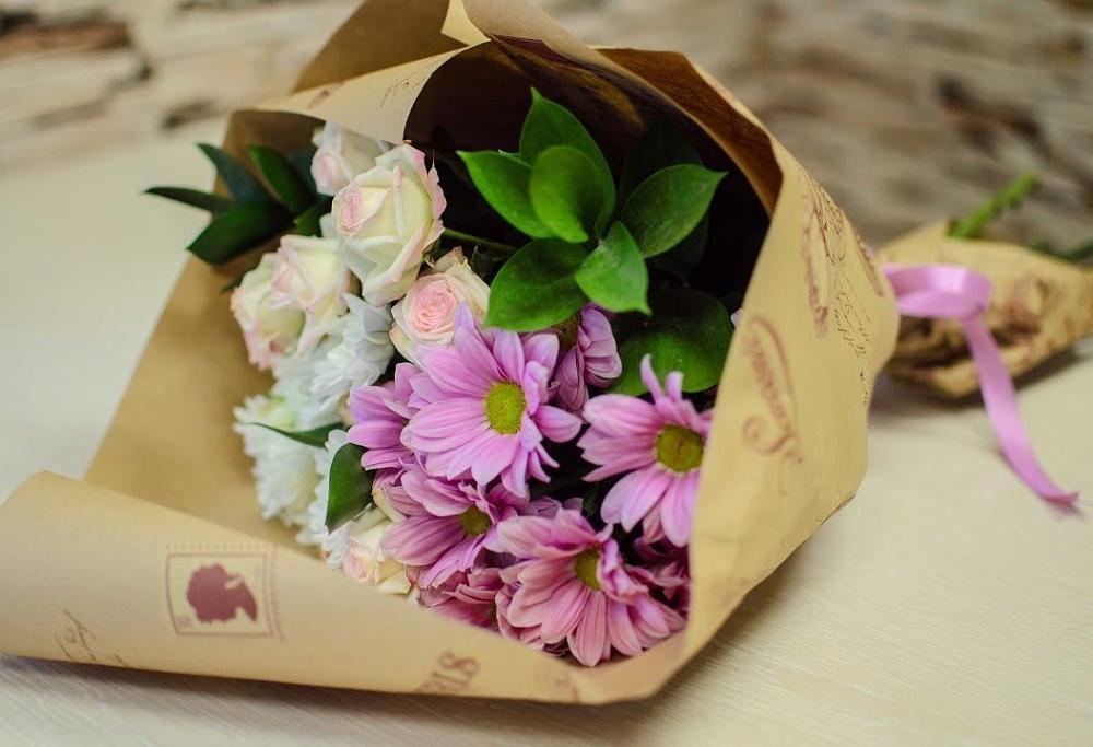 Букет цветов из: Розы и Хризантемы в Каменск-Уральском