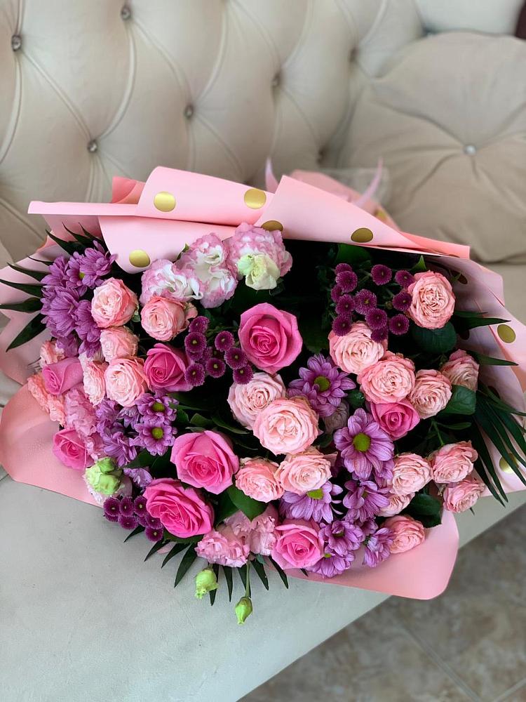 Букет цветов из: Хризантемы, Розы и Лизиантусы в Каменск-Уральском