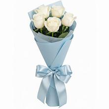 Букет 5 Белых роз Проуд в Каменск-Уральском