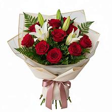 Букет цветов из:  Лилии и Розы в Каменск-Уральском
