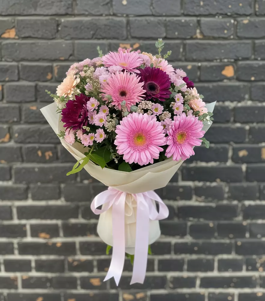 Букет цветов из: Герберы и Хризантемы в Каменск-Уральском