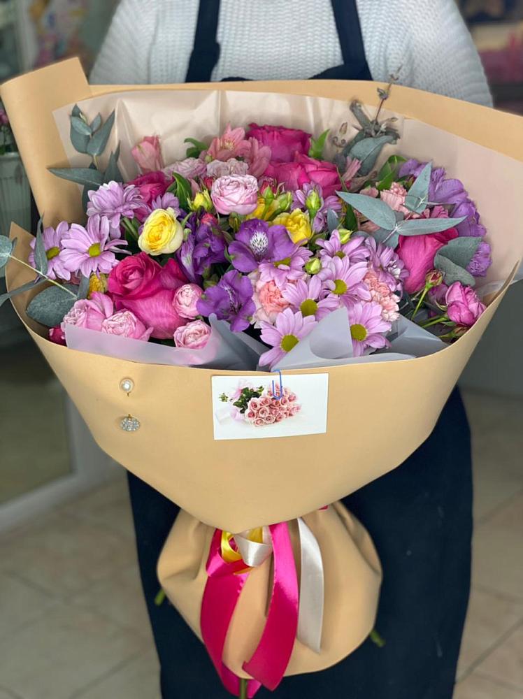 Букет цветов из: Хризантемы, Гвоздики и Альстромерии в Каменск-Уральском