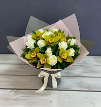 Букет цветов из:  Орхидеи и Розы в Каменск-Уральском