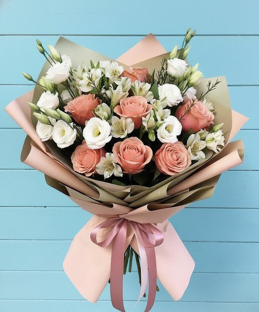 Букет цветов из: Розы, Альстромерии и Лизиантусы в Каменск-Уральском