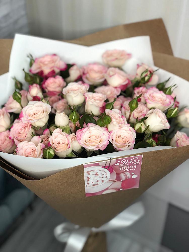 Букет цветов из: Розы в Каменск-Уральском