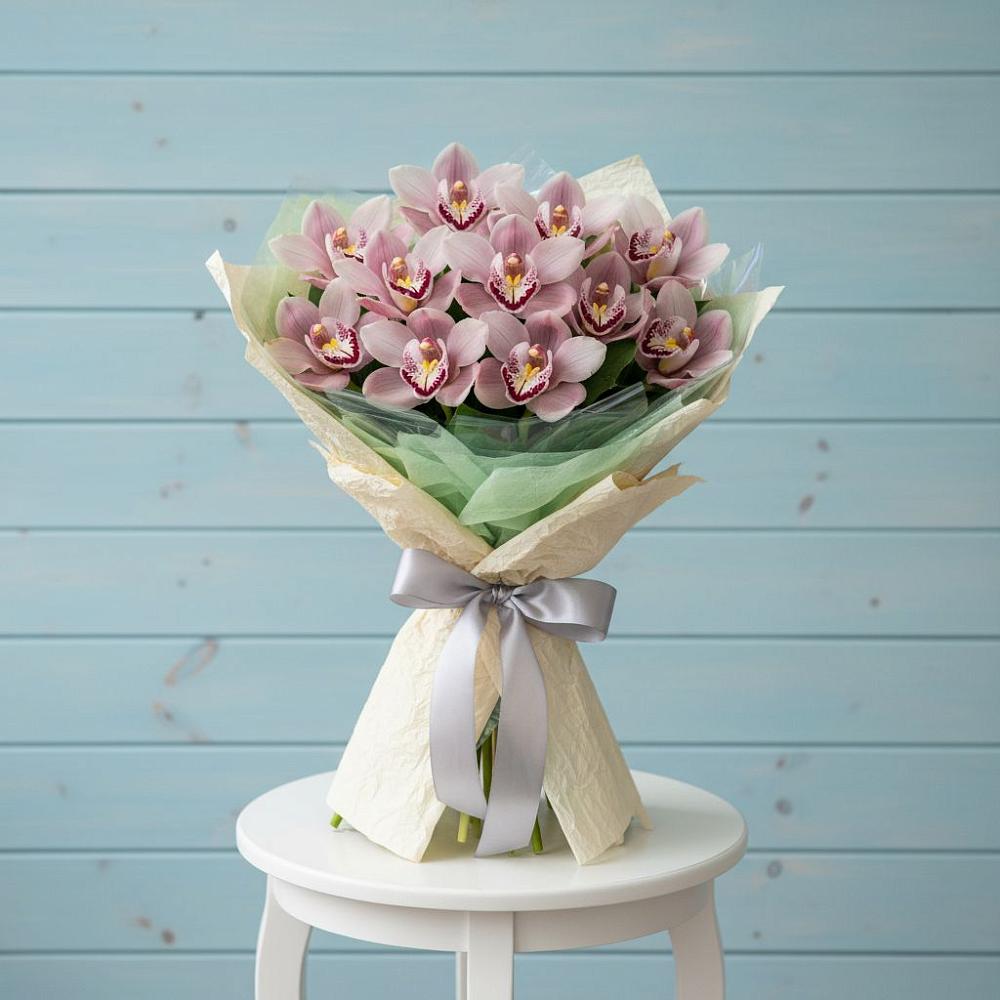 Букет цветов из: Орхидеи и Розы в Каменск-Уральском