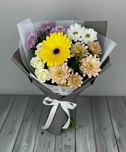 Букет цветов из:  Розы, Герберы и Хризантемы в Каменск-Уральском