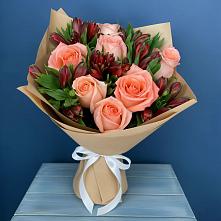 Букет цветов из:  Розы и Альстромерии в Каменск-Уральском