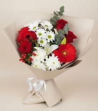 Букет цветов из:  Розы, Хризантемы, Герберы и Лилии в Каменск-Уральском