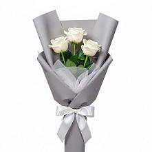Букет 3 белые розы в Каменск-Уральском