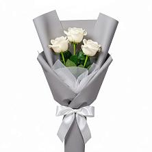 Букет 3 белые розы в Каменск-Уральском