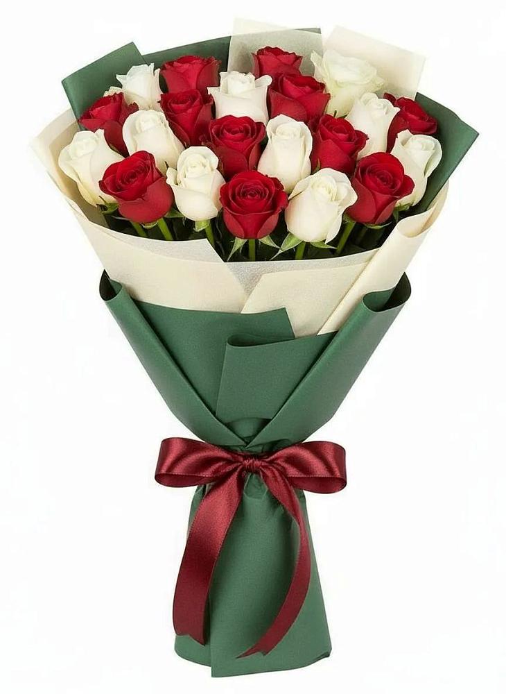 Букет Микс из красных и белых роз в Каменск-Уральском
