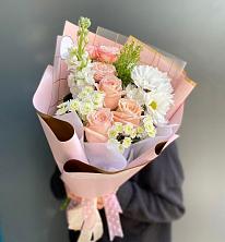 Букет цветов из:  Хризантемы и Розы в Каменск-Уральском