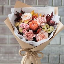 Букет цветов из:  Гвоздики, Хризантемы и Розы в Каменск-Уральском