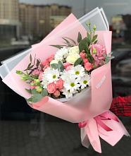 Букет цветов из:  Розы, Лизиантусы и Хризантемы в Каменск-Уральском