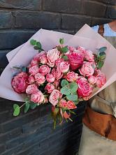 Букет розы в пальмах в Каменск-Уральском Букет цветов из: Розы в Каменск-Уральском