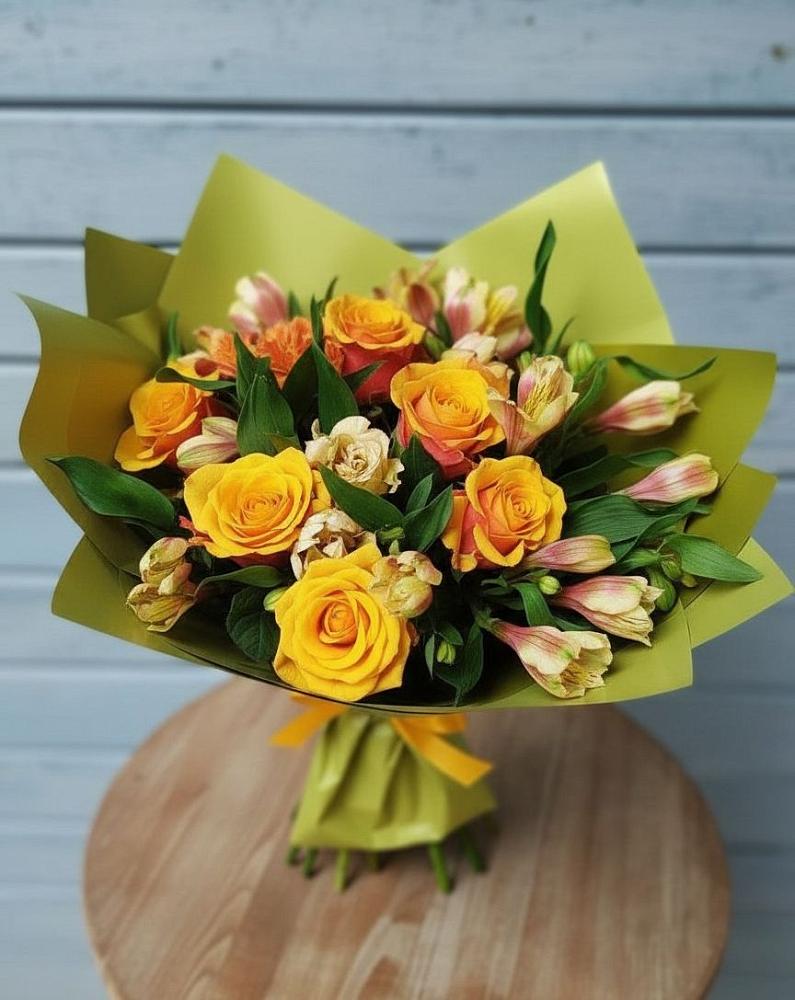 Букет цветов из: Альстромерии и Розы в Каменск-Уральском