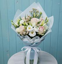 Букет цветов из:  Розы и Лизиантусы в Каменск-Уральском