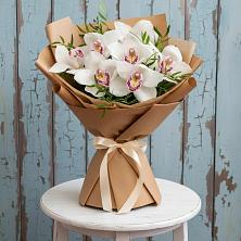 Букет цветов из:  Орхидеи и Розы в Каменск-Уральском